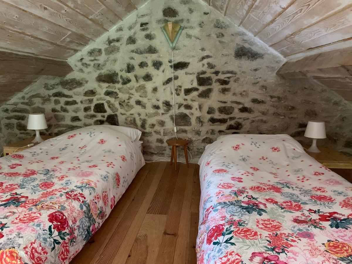 Petite Maison Conjat Saint-Julien-le-Petit Экстерьер фото